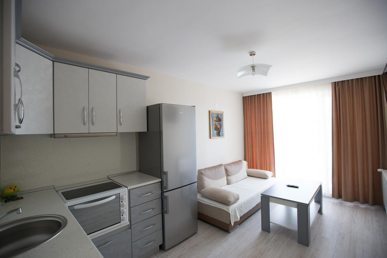 مومتشيلغراد Apart Hotel Central المظهر الخارجي الصورة