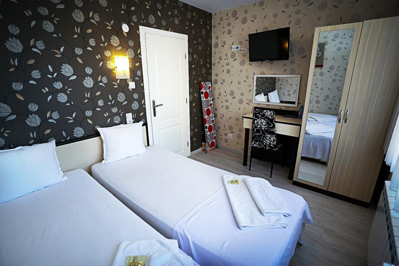 مومتشيلغراد Apart Hotel Central المظهر الخارجي الصورة