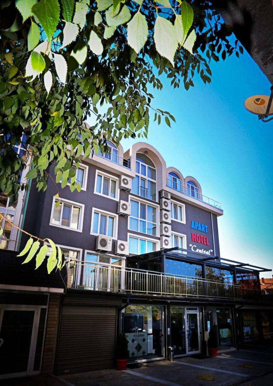 مومتشيلغراد Apart Hotel Central المظهر الخارجي الصورة