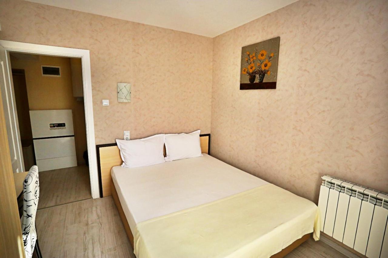 مومتشيلغراد Apart Hotel Central المظهر الخارجي الصورة