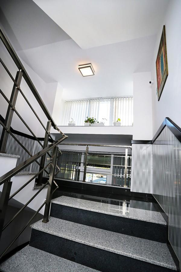 مومتشيلغراد Apart Hotel Central المظهر الخارجي الصورة