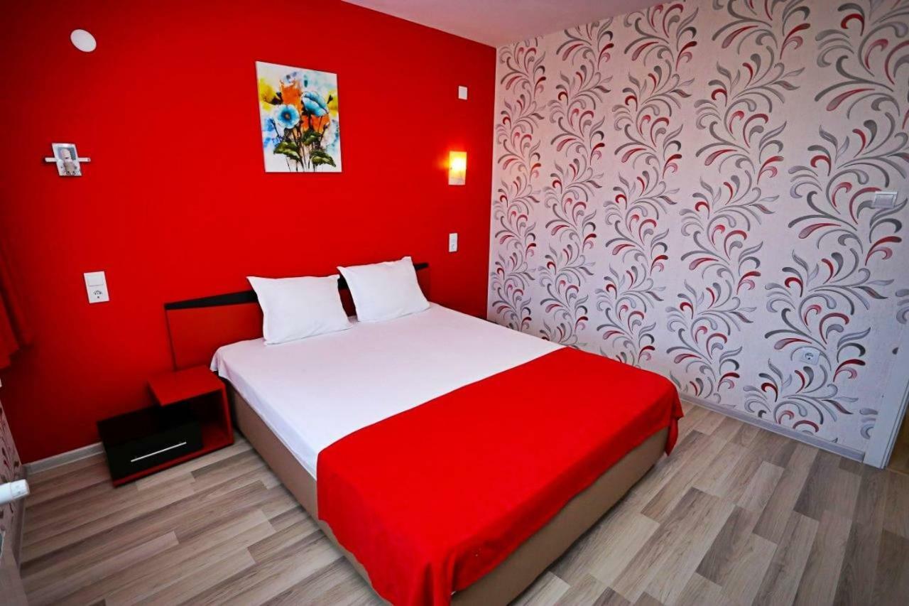 مومتشيلغراد Apart Hotel Central المظهر الخارجي الصورة